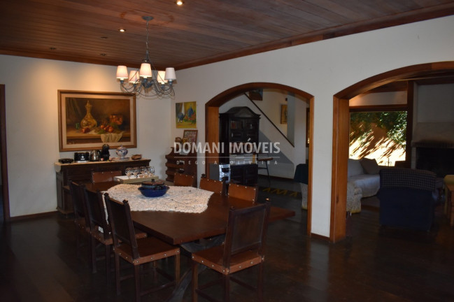 Imagem Casa com 5 Quartos à Venda, 405 m² em Região Da Abernéssia - Campos Do Jordão Imagem Casa com 5 Quartos à Venda, 405 m² em Região Da Abernéssia - Campos Do Jordão