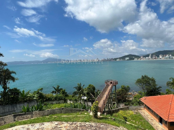 Imagem Casa com 3 Quartos à Venda, 750 m² em Centro - Itapema