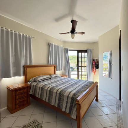Imagem Casa com 3 Quartos à Venda, 185 m² em Morrinhos - Bombinhas Imagem Casa com 3 Quartos à Venda, 185 m² em Morrinhos - Bombinhas