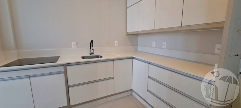 Imagem Apartamento com 3 Quartos à Venda, 121 m² em Centro - Balneário Camboriú Imagem Apartamento com 3 Quartos à Venda, 121 m² em Centro - Balneário Camboriú