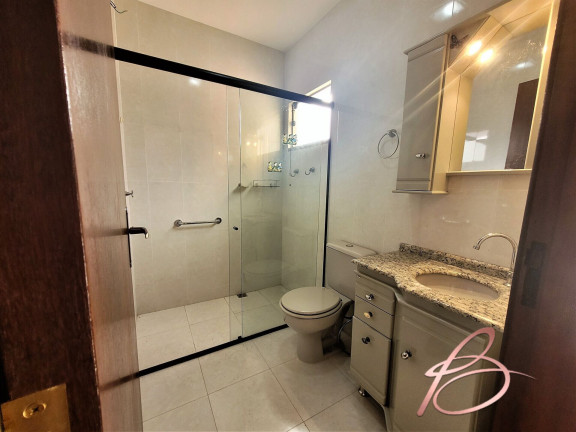 Imagem Sobrado com 3 Quartos à Venda, 231 m² em Centro - Balneário Camboriú Imagem Sobrado com 3 Quartos à Venda, 231 m² em Centro - Balneário Camboriú
