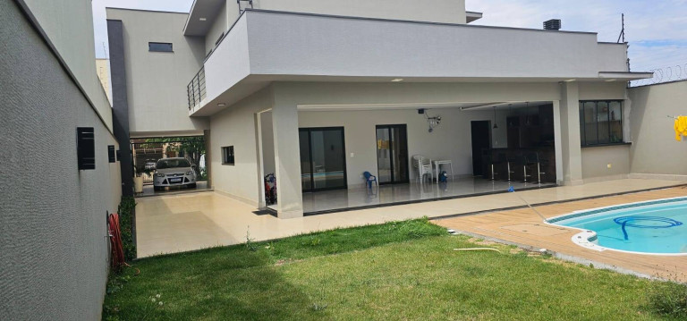 Imagem Casa com 3 Quartos à Venda, 450 m² em Jardim Portal Das Flores - Arapongas Imagem Casa com 3 Quartos à Venda, 450 m² em Jardim Portal Das Flores - Arapongas