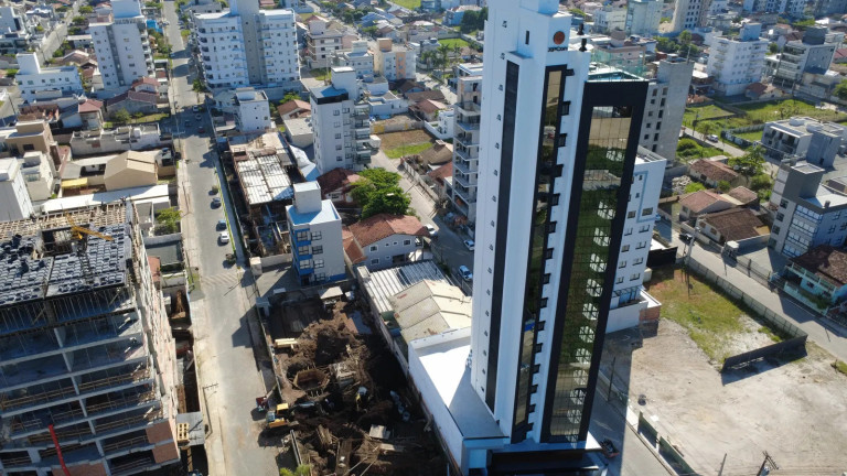Imagem Apartamento com 3 Quartos à Venda, 100 m² em Itacolomí - Balneário Piçarras Imagem Apartamento com 3 Quartos à Venda, 100 m² em Itacolomí - Balneário Piçarras
