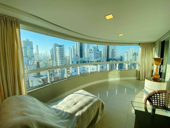 Imagem Cobertura com 4 Quartos para Alugar, 256 m² em Centro - Balneário Camboriú