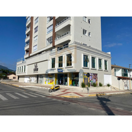 Sala Comercial à Venda, 111 m² em Centro - Camboriú