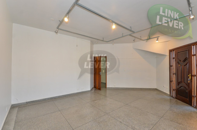 Imagem Casa com 4 Quartos à Venda, 457 m² em Bacacheri - Curitiba