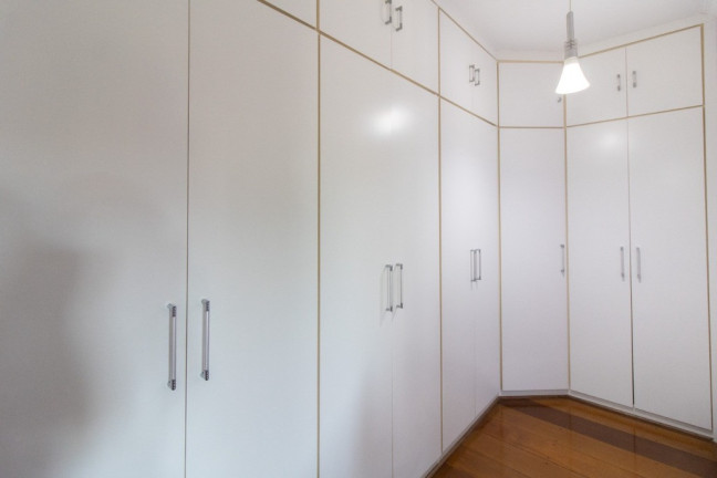 Imagem Casa com 4 Quartos à Venda, em Vila Galvão - Guarulhos Imagem Casa com 4 Quartos à Venda, em Vila Galvão - Guarulhos