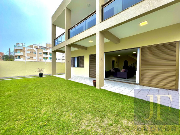 Imagem Casa com 7 Quartos para Temporada, 350 m² em Canasvieiras - Florianópolis Imagem Casa com 7 Quartos para Temporada, 350 m² em Canasvieiras - Florianópolis