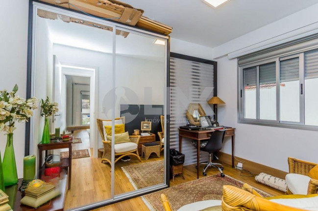 Imagem Apartamento com 2 Quartos à Venda, 80 m² em Rio Branco - Porto Alegre Imagem Apartamento com 2 Quartos à Venda, 80 m² em Rio Branco - Porto Alegre