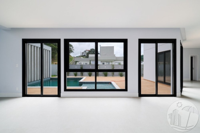 Imagem Casa com 4 Quartos à Venda, 317 m² em Santa Regina - Camboriú Imagem Casa com 4 Quartos à Venda, 317 m² em Santa Regina - Camboriú