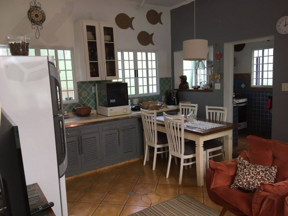 Imagem Casa com 6 Quartos à Venda, 300 m² em Maria Auxiliadora - Embu Das Artes Imagem Casa com 6 Quartos à Venda, 300 m² em Maria Auxiliadora - Embu Das Artes