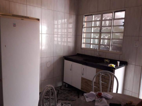 Imagem Casa com 3 Quartos à Venda, 250 m² em Conjunto Residencial Araretama - Pindamonhangaba