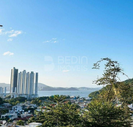 Imagem Casa com 4 Quartos à Venda, 432 m² em Barra - Balneário Camboriú Imagem Casa com 4 Quartos à Venda, 432 m² em Barra - Balneário Camboriú
