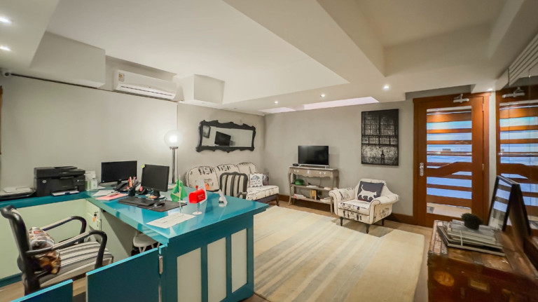 Imagem Apartamento com 2 Quartos à Venda, 50 m² em Moinhos De Vento - Porto Alegre Imagem Apartamento com 2 Quartos à Venda, 50 m² em Moinhos De Vento - Porto Alegre
