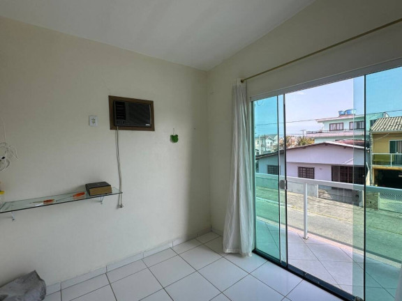Imagem Casa com 6 Quartos à Venda, 200 m² em Centro - Balneário Barra Do Sul Imagem Casa com 6 Quartos à Venda, 200 m² em Centro - Balneário Barra Do Sul