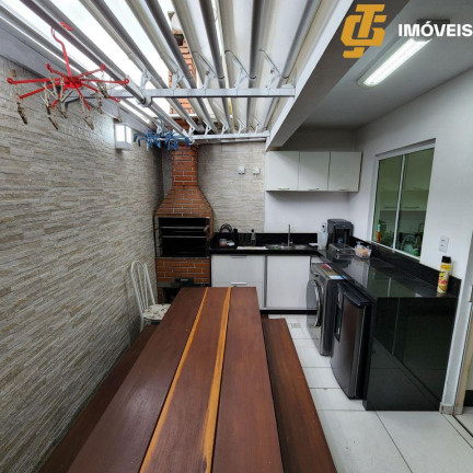 Imagem Sobrado com 2 Quartos à Venda, 82 m² em Centro - Camboriú Imagem Sobrado com 2 Quartos à Venda, 82 m² em Centro - Camboriú
