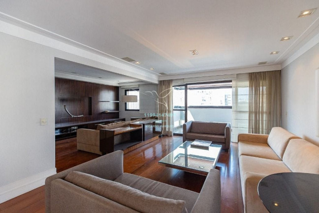 Apartamento com 3 Quartos à Venda, 230 m² em Moema - São Paulo