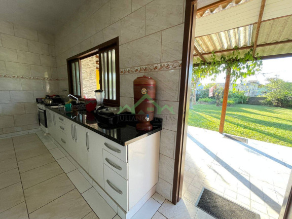 Imagem Casa com 4 Quartos à Venda, 300 m² em Costeira - Balneário Barra Do Sul Imagem Casa com 4 Quartos à Venda, 300 m² em Costeira - Balneário Barra Do Sul