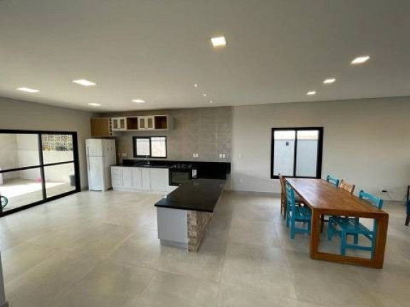 Imagem Casa com 4 Quartos à Venda, 223 m² em Parque Residencial Maria Elmira - Caçapava Imagem Casa com 4 Quartos à Venda, 223 m² em Parque Residencial Maria Elmira - Caçapava