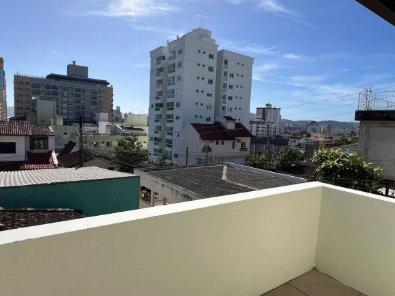 Imagem Casa com 4 Quartos à Venda, em Estreito - Florianópolis Imagem Casa com 4 Quartos à Venda, em Estreito - Florianópolis