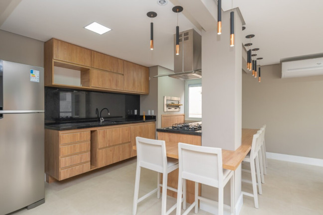 Imagem Apartamento com 2 Quartos à Venda, 72 m² em Menino Deus - Porto Alegre Imagem Apartamento com 2 Quartos à Venda, 72 m² em Menino Deus - Porto Alegre