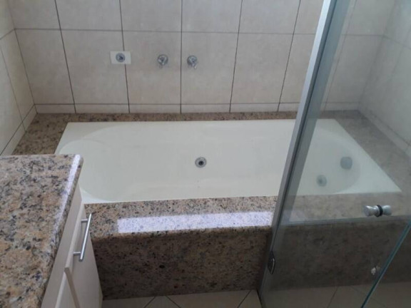 Imagem Casa com 3 Quartos à Venda, 450 m² em Centro - Pouso Alegre Imagem Casa com 3 Quartos à Venda, 450 m² em Centro - Pouso Alegre
