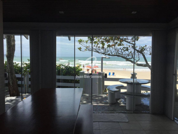 Imagem Casa com 4 Quartos para Temporada, em Canto Grande - Bombinhas Imagem Casa com 4 Quartos para Temporada, em Canto Grande - Bombinhas
