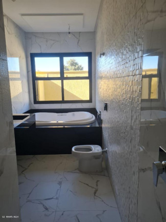 Imagem Casa com 3 Quartos à Venda, 218 m² em Residencial Goiânia Golfe Clube - Goiânia
