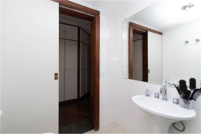 Imagem Imóvel com 3 Quartos à Venda,  em Moema - São Paulo