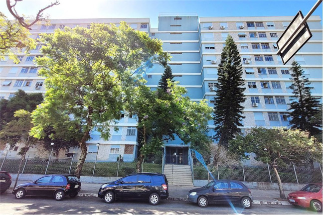 Imagem Imóvel com 2 Quartos à Venda, 65 m² em Azenha - Porto Alegre Imagem Imóvel com 2 Quartos à Venda, 65 m² em Azenha - Porto Alegre