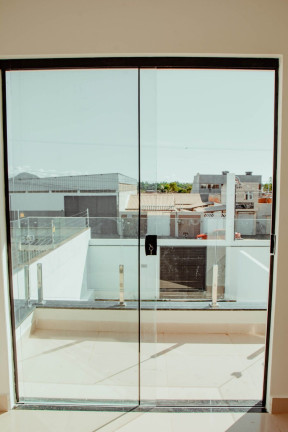 Imagem Casa com 2 Quartos à Venda, 80 m²