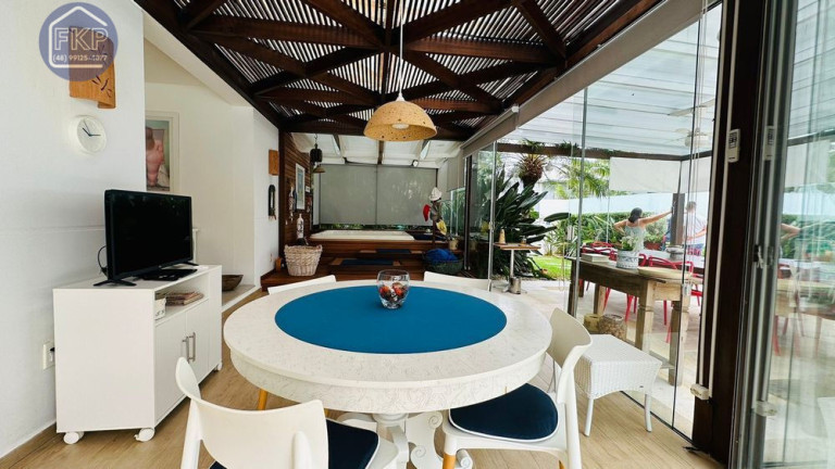 Imagem Casa com 4 Quartos à Venda, 400 m² em Jurerê Internacional - Florianópolis