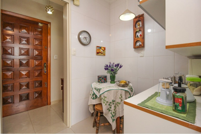 Imagem Imóvel com 3 Quartos à Venda, 79 m² em Cristal - Porto Alegre Imagem Imóvel com 3 Quartos à Venda, 79 m² em Cristal - Porto Alegre