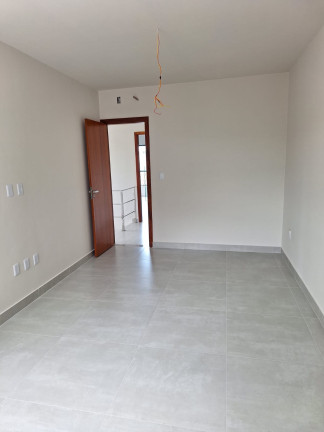 Imagem Casa de Condomínio com 4 Quartos à Venda, 200 m² em Pitangueiras - Lauro De Freitas