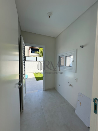 Imagem Sobrado com 3 Quartos à Venda, 176 m² em Lagoa Da Conceição - Florianópolis Imagem Sobrado com 3 Quartos à Venda, 176 m² em Lagoa Da Conceição - Florianópolis