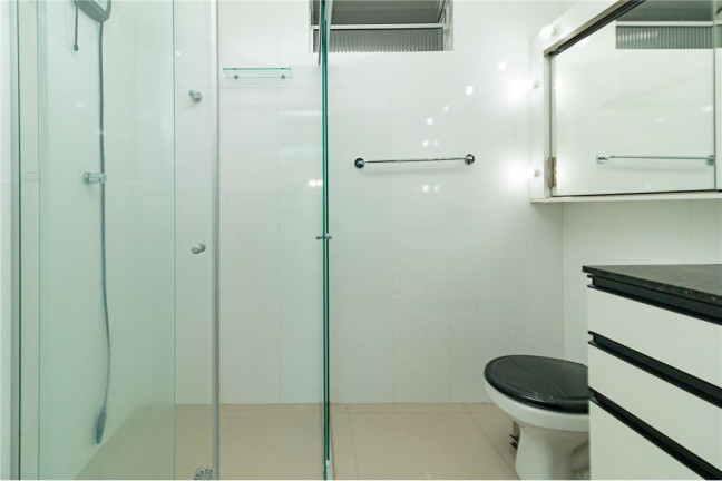 Imagem Imóvel com 2 Quartos à Venda, 68 m² em Centro Histórico - Porto Alegre Imagem Imóvel com 2 Quartos à Venda, 68 m² em Centro Histórico - Porto Alegre