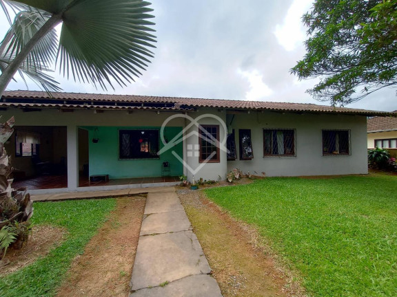 Casa com 5 Quartos à Venda, 220 m²