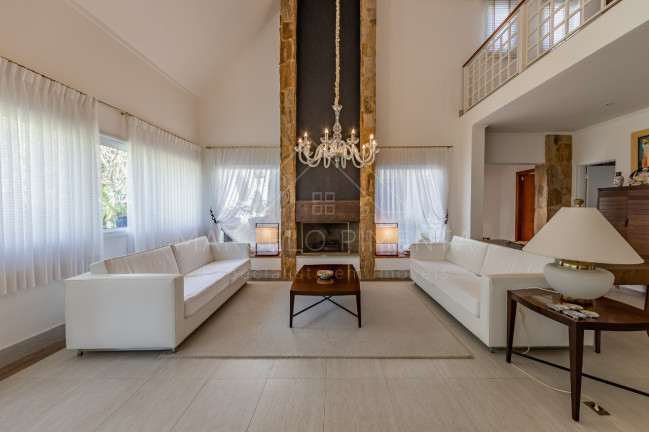 Imagem Sobrado com 4 Quartos à Venda, em Chácaras Alpina - Valinhos Imagem Sobrado com 4 Quartos à Venda, em Chácaras Alpina - Valinhos