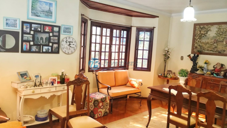 Imagem Casa com 4 Quartos à Venda, 350 m² em Taboão - Curitiba Imagem Casa com 4 Quartos à Venda, 350 m² em Taboão - Curitiba