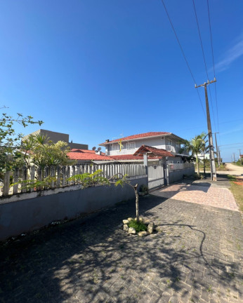 Imagem Casa com 6 Quartos à Venda, 300 m² em Coroados - Guaratuba Imagem Casa com 6 Quartos à Venda, 300 m² em Coroados - Guaratuba