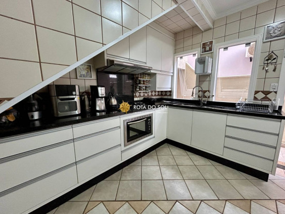 Imagem Casa com 3 Quartos à Venda, 171 m² em Balneário Perequê - Porto Belo Imagem Casa com 3 Quartos à Venda, 171 m² em Balneário Perequê - Porto Belo