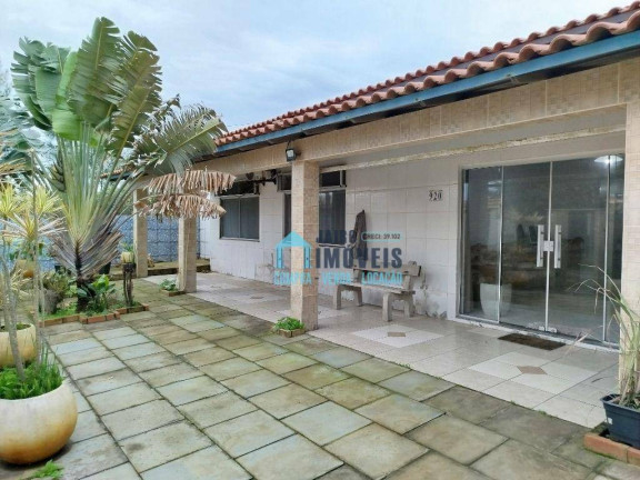 Casa com 4 Quartos à Venda, 450 m² em Centro - Balneário Pinhal