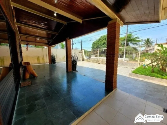 Imagem Casa com 5 Quartos para Alugar, 400 m² em Centro - Ubatuba
