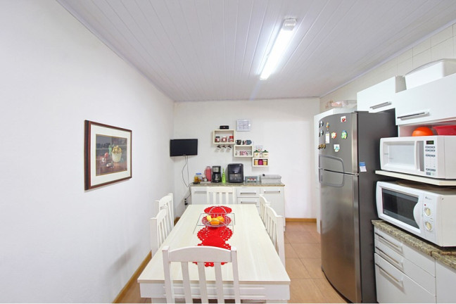 Imagem Casa com 2 Quartos à Venda, 101 m² em Vila Nova - Porto Alegre Imagem Casa com 2 Quartos à Venda, 101 m² em Vila Nova - Porto Alegre