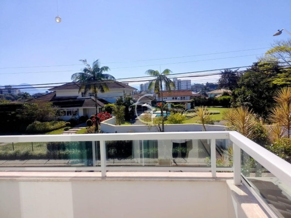 Imagem Sobrado com 3 Quartos à Venda, em Saguaçu - Joinville Imagem Sobrado com 3 Quartos à Venda, em Saguaçu - Joinville