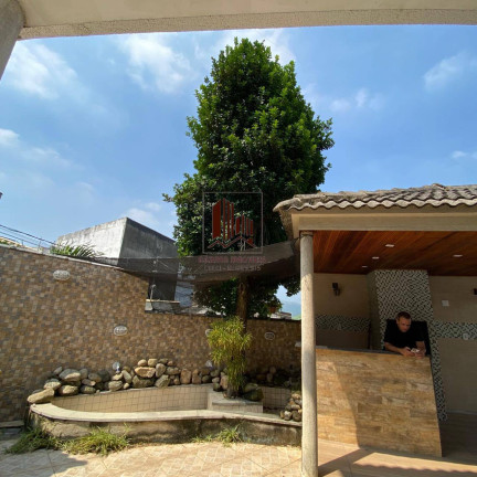 Imagem Casa com 4 Quartos à Venda, 250 m² em Rio De Janeiro