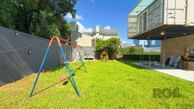 Imagem Casa com 3 Quartos à Venda, 333 m² em Teresópolis - Porto Alegre Imagem Casa com 3 Quartos à Venda, 333 m² em Teresópolis - Porto Alegre