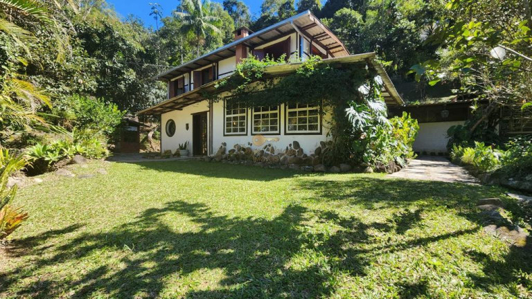 Casa com 8 Quartos à Venda, 1.700 m² em Albuquerque - Teresópolis