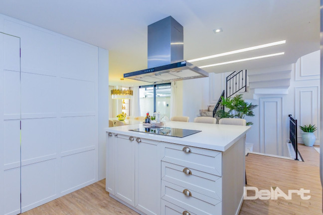 Imagem Casa com 2 Quartos à Venda, 233 m² em Santa Cândida - Curitiba Imagem Casa com 2 Quartos à Venda, 233 m² em Santa Cândida - Curitiba