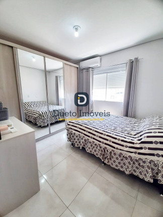 Imagem Casa com 2 Quartos à Venda, 76 m² em Tomazetti - Santa Maria